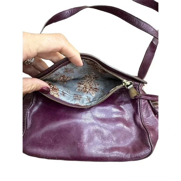 Women's Purple Super Soft Leather Shoulder Strap Crossbody Purse Handbag - Picture 6 of 8